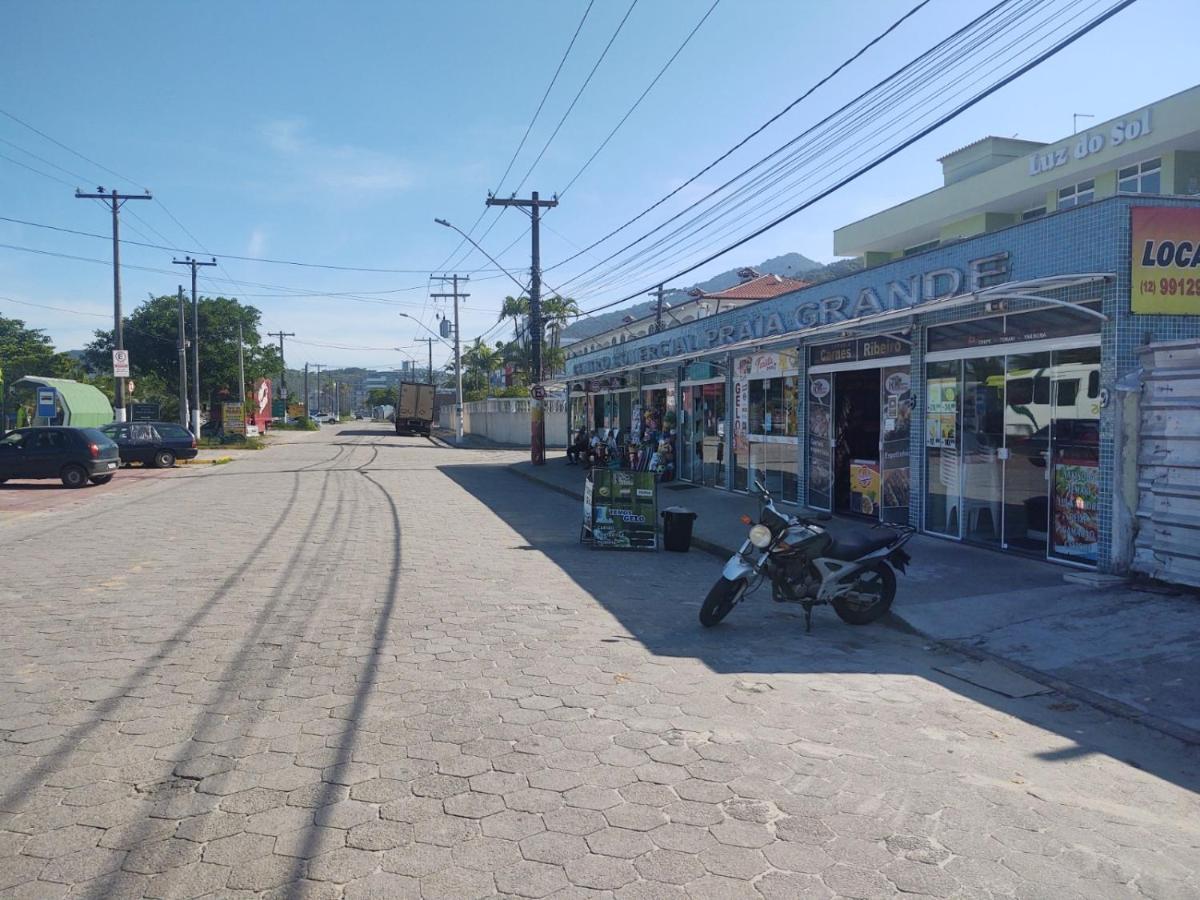 Apartamento Ubatuba - Praia grande - 250m da Praia Esterno foto